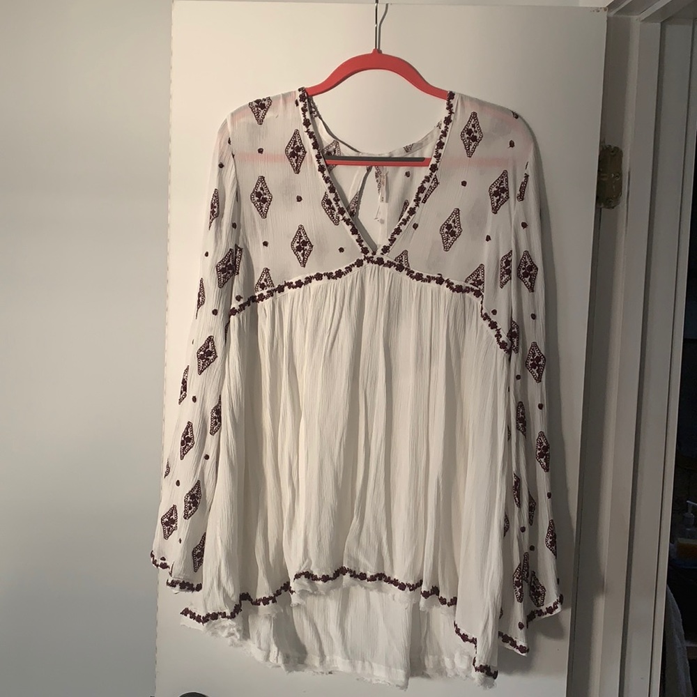 Free People long sleeve top. White/brown. Medium size. Pristine condition